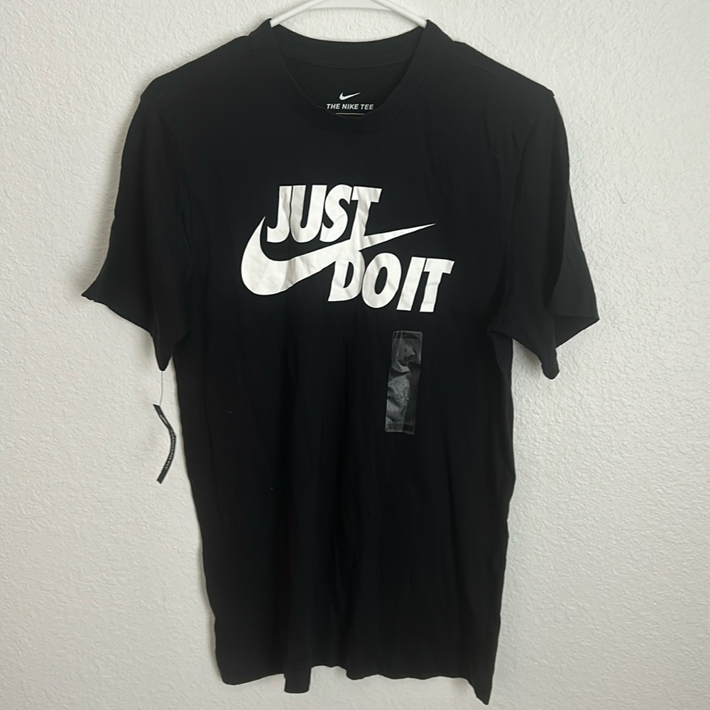 Black and white Nike tee